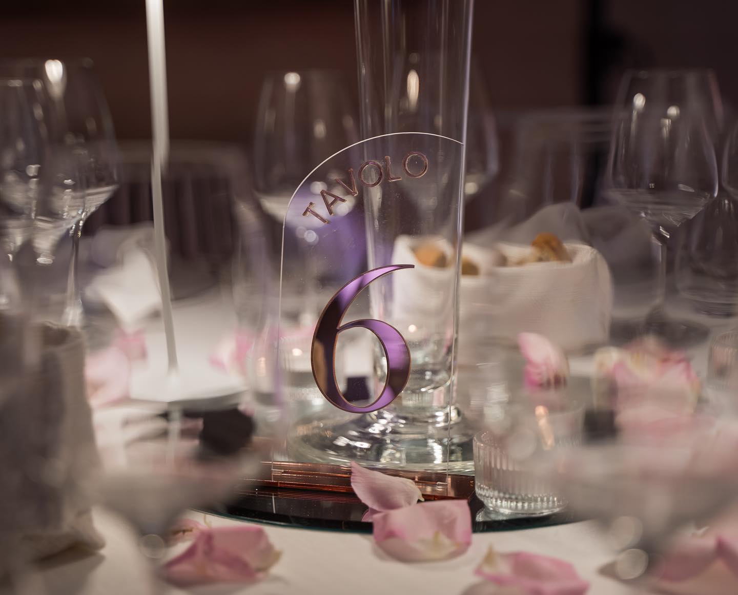 SEGNATAVOLO IN PLEXIGLASS