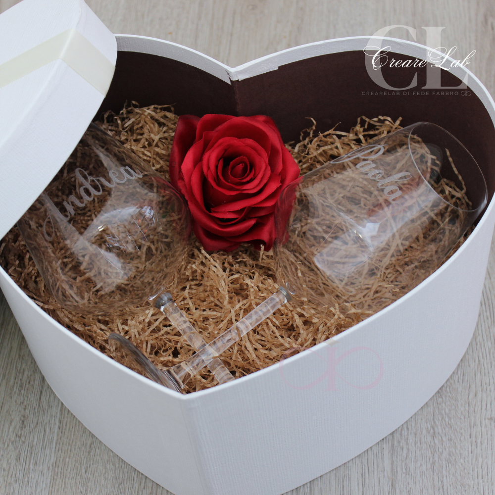 Scatola cuore con calici personalizzati